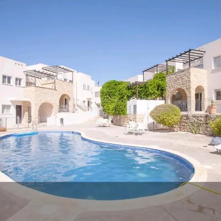 Inviting 2-bed In